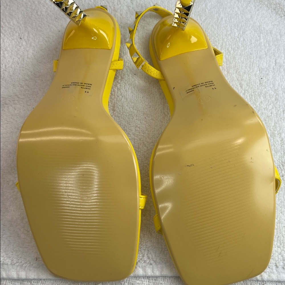 Cape Robbin, Yeow stiletto heels with metal accents - Picture 7 of 7